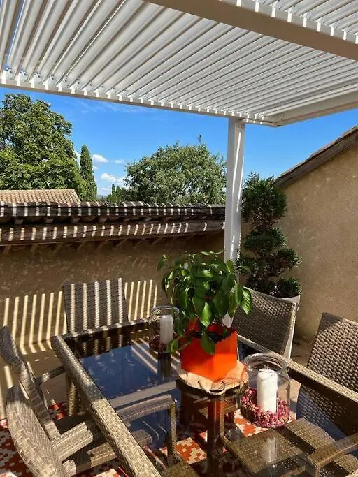 Au Mas Des Glycines - Gite La Tropezienne - 5 Personnes Camaret-sur-Aigues 0*,
