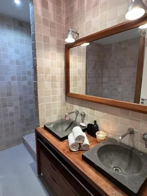 Apartment Au Mas Des Glycines - Gite La Tropezienne - 5 Personnes Camaret-sur-Aigues